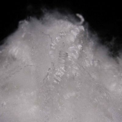 खरीदें कुशन भरने के लिए सफेद पॉलिएस्टर स्टेपल फाइबर 51 मिमी ग्रेड ए पर्यावरण के अनुकूल माइक्रोफाइबर ऑनलाइन निर्माण