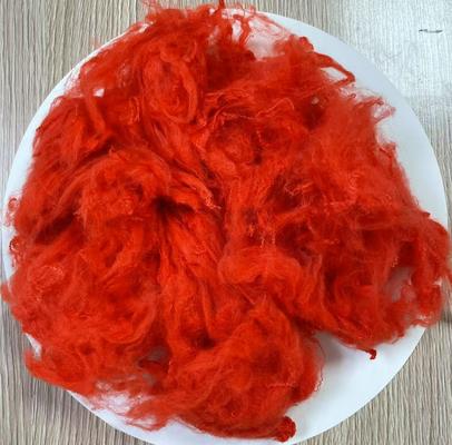 अच्छी कीमत रंगीन पॉलिएस्टर फाइबर 1.5D 38mm उच्च शिकन प्रतिरोध ऑनलाइन