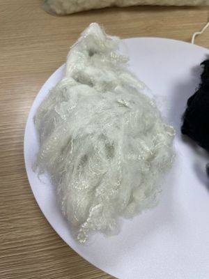 अच्छी कीमत पॉलिएस्टर स्टेपल फाइबर 0.7D×32mm, 110-260°C का पिघलने का बिंदु सिंथेटिक टेक्सटाइल फाइबर ऑनलाइन