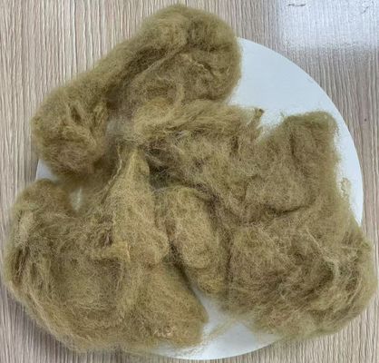 अच्छी कीमत हल्के पुनर्नवीनीकरण पॉलिएस्टर स्टेपल फाइबर 25D 65mm हल्का ऊंट रंग ऑनलाइन