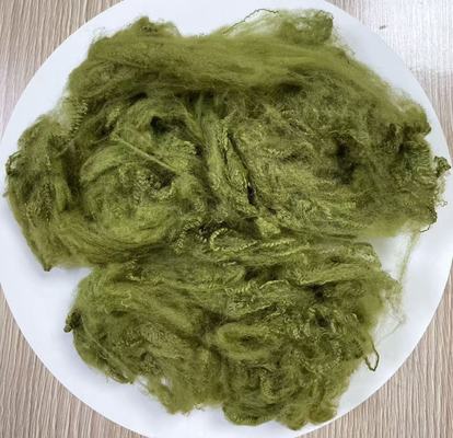 अच्छी कीमत Recycled Polyester Staple Fiber with 255-265°C Melting Point in Bright Army Green and High Wrinkle Resistance ऑनलाइन