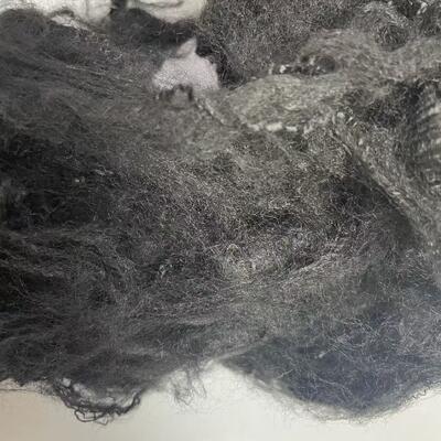 अच्छी कीमत काली 3D*65 मिमी पॉलीप्रोपाइलीन स्टेपल फाइबर एसिड और क्षार संक्षारण प्रतिरोध और जलरोधी पहनने प्रतिरोधी गुणों के साथ ऑनलाइन