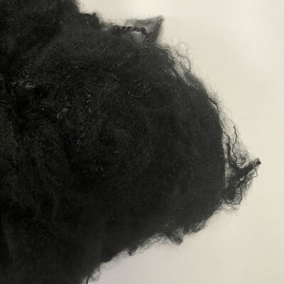 गुणवत्ता 2.5डी*64मिमी काला वर्जिन पुनर्नवीनीकरण 2डी खोखला फाइबर, बिस्तर, तकिए, कुशन और सोफे के कपड़े भरने के लिए उपयुक्त फैक्टरी